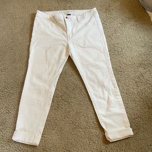 SZ 14 American Eagle white high rise jeans